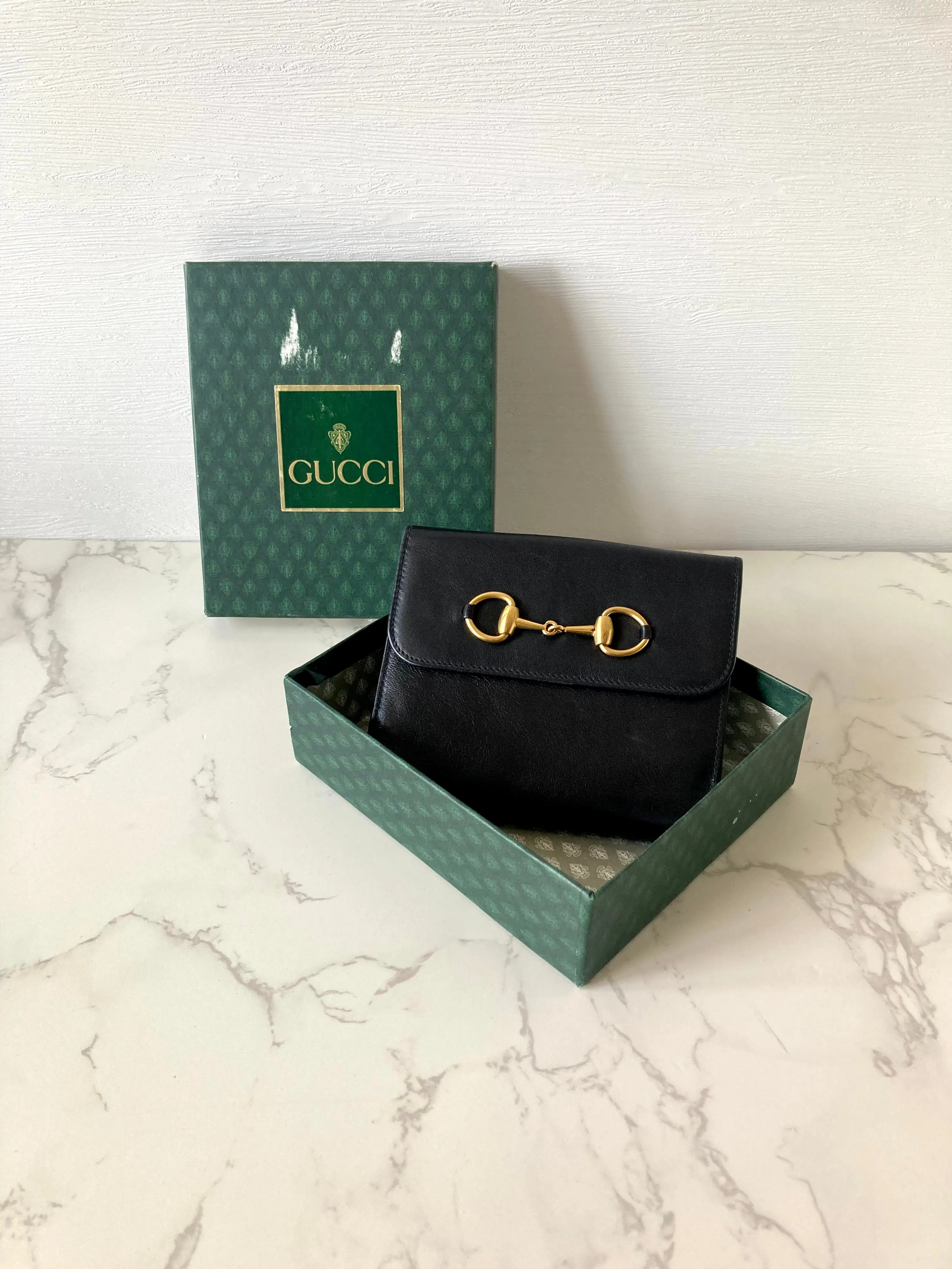 GUCCI Gold Horseshoe x Black Leather Compact Wallet