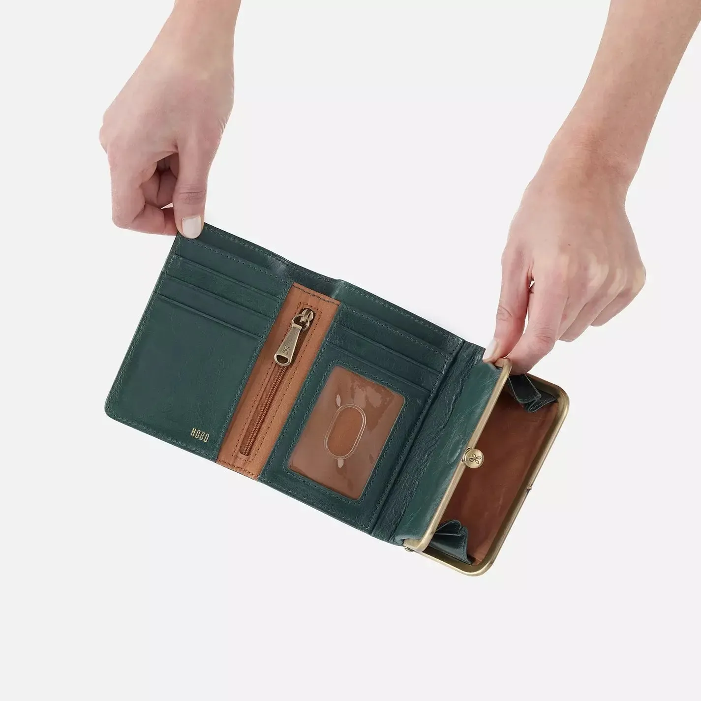 Robin Compact Wallet in Polished Leather